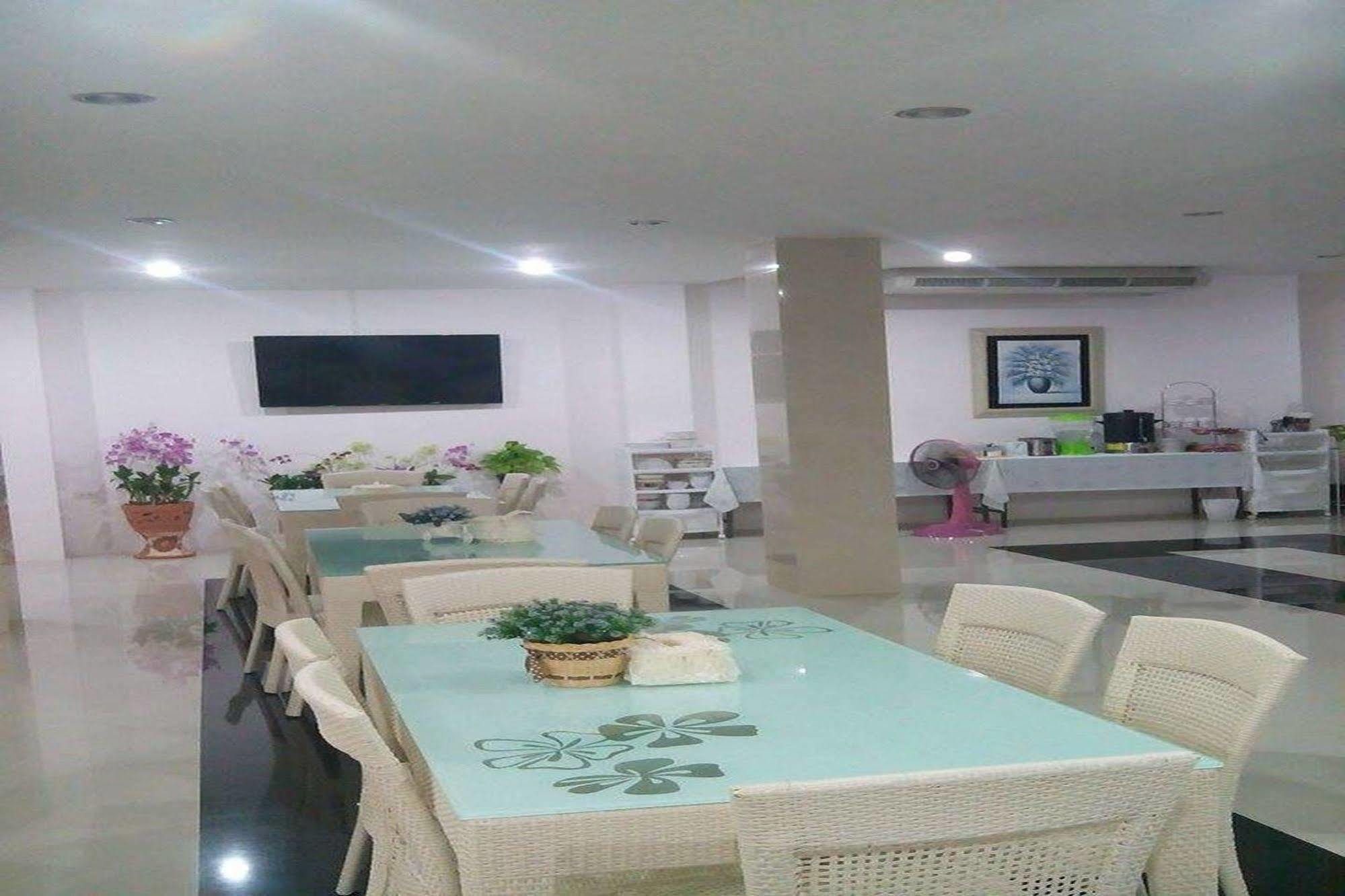 The Zara Double Tree Hotel Ubon Ratchathani Ngoại thất bức ảnh