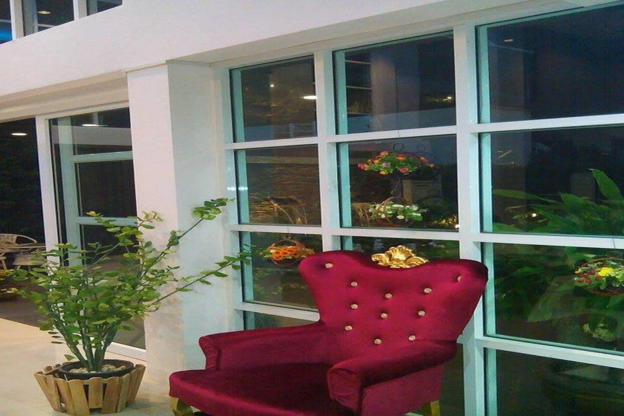 The Zara Double Tree Hotel Ubon Ratchathani Ngoại thất bức ảnh